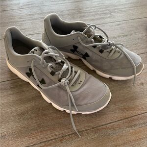 Under Armour Light Gray Sneakers
